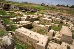 اماکن دیدنی شهر همدان اماکن دیدنی شهر همدان-amaken didani shahr hamedan-مکان های دیدنی شهر همدان-hamedan-همدان-بنای هگمتانه-غار علیصدر-آرامگاه باباطاهر عریان-مجسمه شیر سنگی-آبشار گنجنامه-پیست اسکی